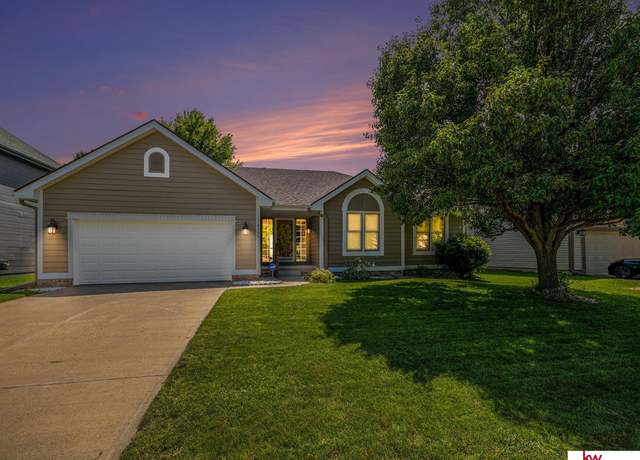 Property at 10369 Nebraska Ave, Omaha, NE 68134, 3 beds, 2.5 baths