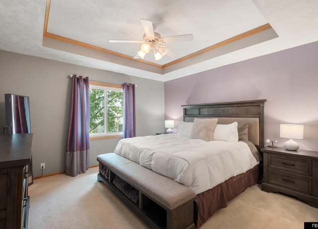 Property at 11611 Ridgeview Cir, Bellevue, NE 68133, 3 beds, 3 baths