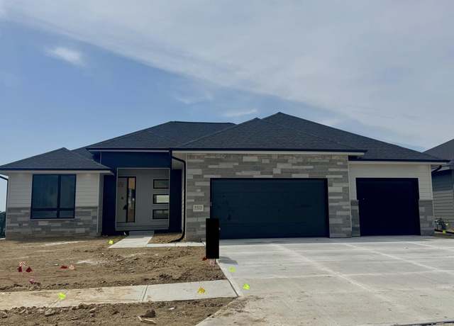 Property at 5522 N 213 Ave, Elkhorn, NE 68022, 6 beds, 3 baths