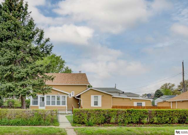 Property at 3330 South 36th St, Omaha, NE 68105, 3 beds, 1.5 baths