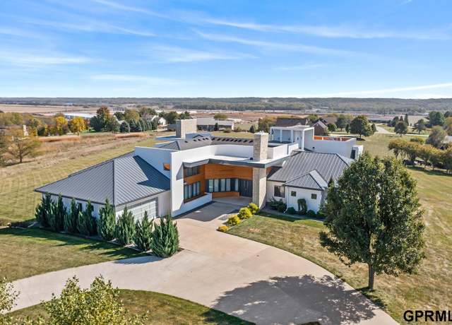 Property at 31600 Silverado Ln, Waukee, IA 50263, 5 beds, 8 baths