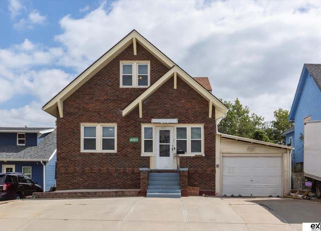 Property at 4525 S 17th St, Omaha, NE 68107, 3 beds, 2 baths