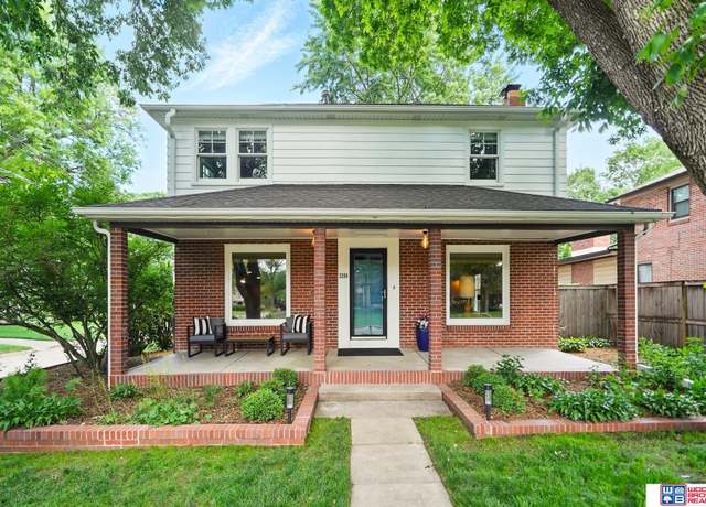Property at 3200 S 28th St, Lincoln, NE 68502, 4 beds, 3.5 baths