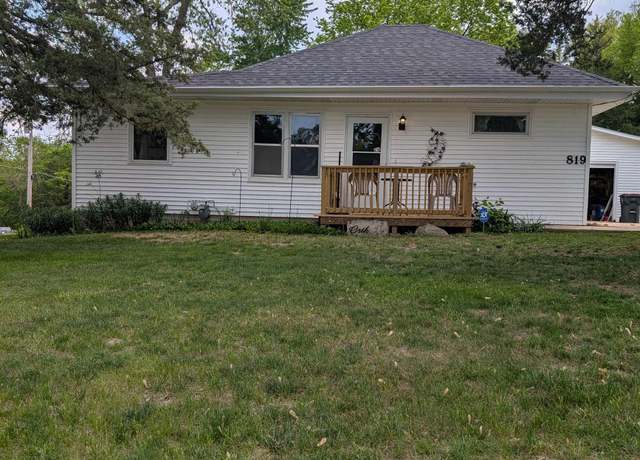 Property at 819 Beaver Ave, Beatrice, NE 68310-2649, 2 beds, 1 bath