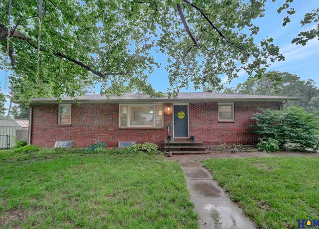 Property at 4401 S 44th St, Lincoln, NE 68516, 2 beds, 2 baths