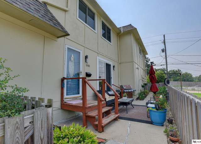Property at 12583 Weir St, Omaha, NE 68137, 2 beds, 1 bath