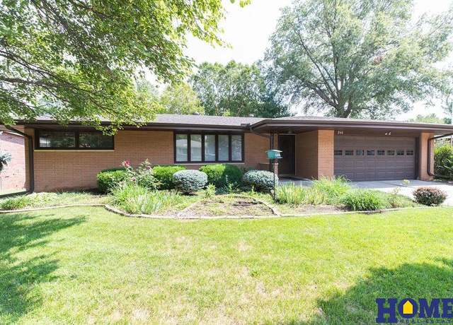 Property at 240 Taylor Park Dr, Lincoln, NE 68510, 3 beds, 3 baths