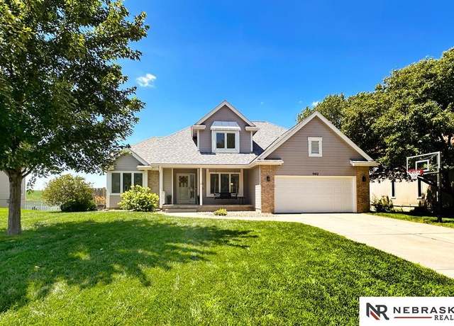 Property at 11412 S 47th St, Papillion, NE 68133-2300, 4 beds, 3 baths