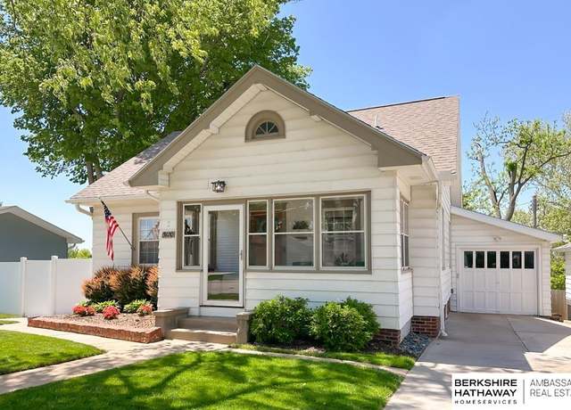 Property at 3120 N 205th St, Omaha, NE 68022, 3 beds, 2.5 baths