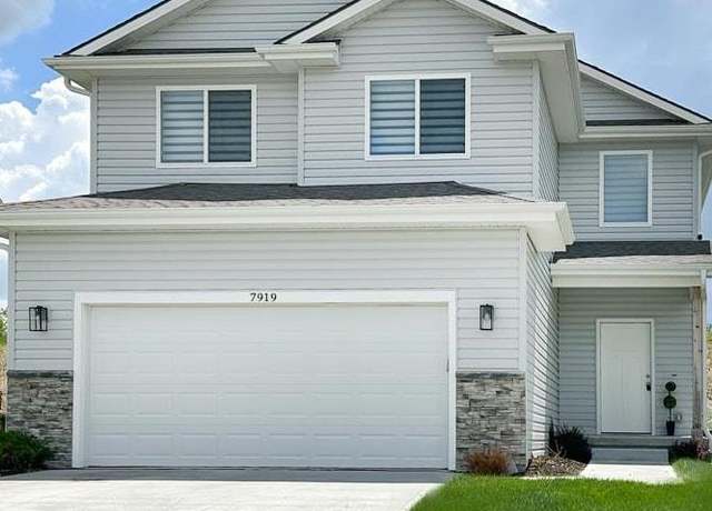 Property at 7919 N 93rd St, Omaha, NE 68122, 5 beds, 3.5 baths