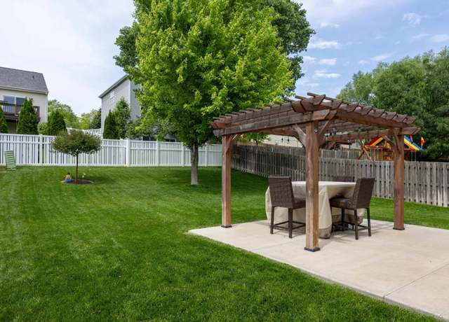 Property at 1524 N 208 Ter, Omaha, NE 68022, 3 beds, 3.5 baths