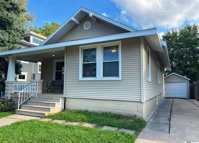 Property at 4631 Holdrege St, Lincoln, NE 68503, 3 beds, 1.5 baths