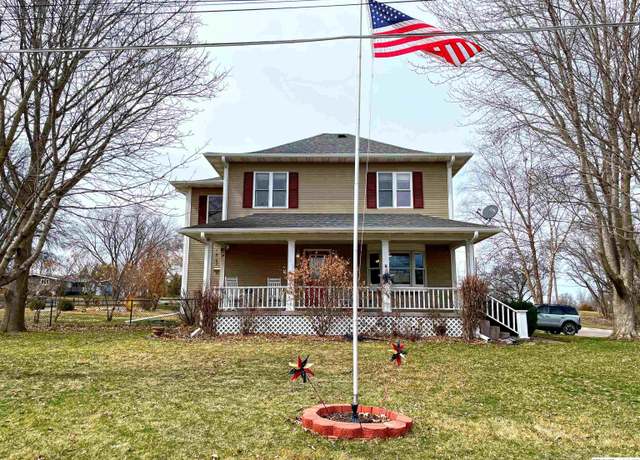 Property at 800 W Garfield St, Clarinda, IA 51632, 3 beds, 2 baths