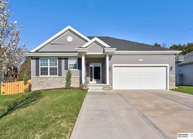 Property at 703 Tupelo Ln, Papillion, NE 68133, 3 beds, 2.5 baths
