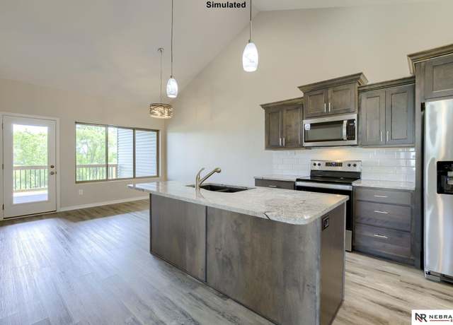 Property at 8821 S 47th St, Lincoln, NE 68516, 3 beds, 3 baths