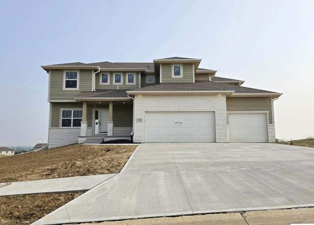 Property at 17118 Emma St, Bennington, NE 68007, 5 beds, 2.5 baths