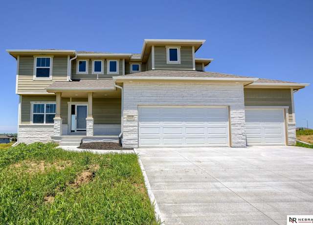 Property at 17118 Emma St, Bennington, NE 68007, 5 beds, 2.5 baths