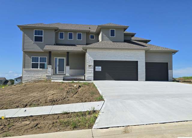 Property at 17118 Emma St, Bennington, NE 68007, 5 beds, 2.5 baths