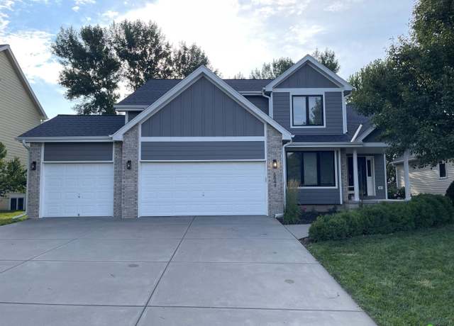 Property at 5844 S 91st St, Lincoln, NE 68526-9540, 7 beds, 3.5 baths