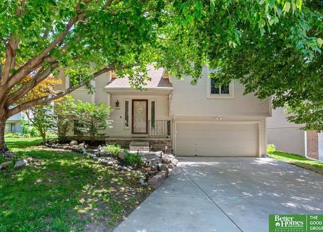 Property at 7405 N 80 St, Omaha, NE 68122, 3 beds, 2 baths