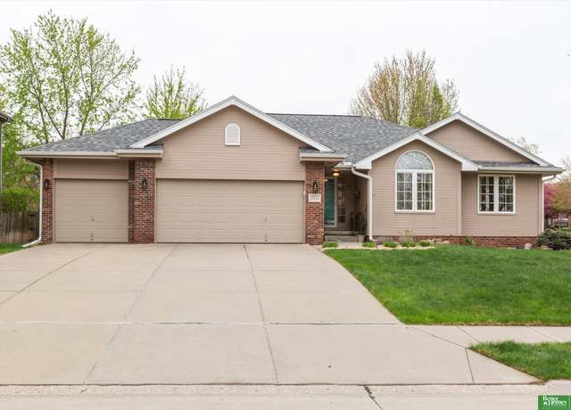Property at 15223 Bauman Ave, Omaha, NE 68116, 4 beds, 3 baths