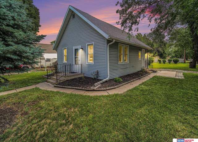 Property at 4308 N 70th St, Lincoln, NE 68507, 2 beds, 1 bath