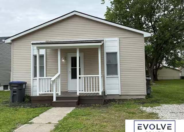 Property at 1320 Avenue H, Council Bluffs, IA 51505, 3 beds, 1 bath