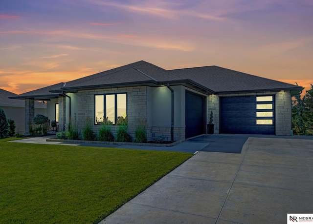 Property at 9685 Topher Blvd, Lincoln, NE 68526, 4 beds, 3 baths