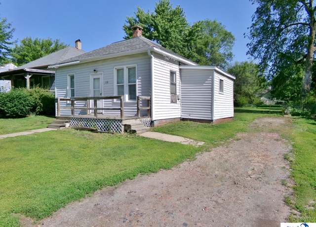 Property at 1518 Market St, Beatrice, NE 68310, 2 beds, 1 bath