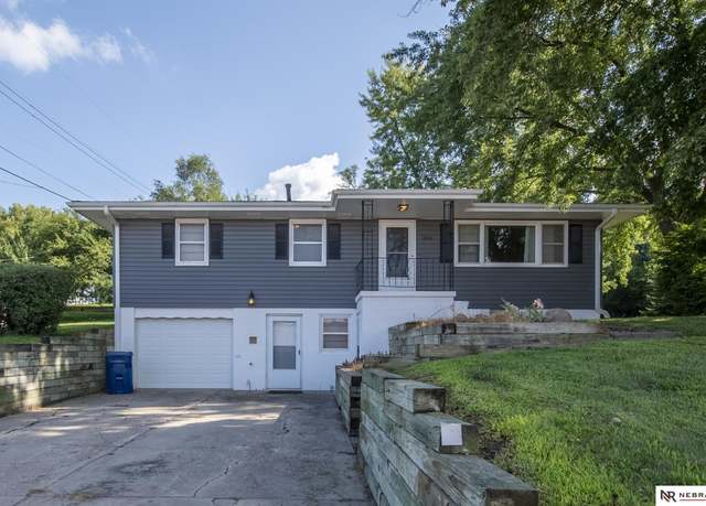 Property at 306 W 3rd St, Louisville, NE 68037, 3 beds, 1 bath