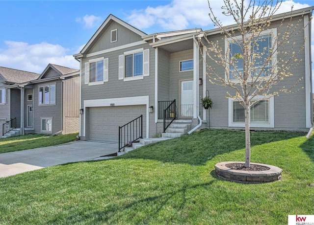 Property at 7805 N 147 Ave, Bennington, NE 68007, 3 beds, 2 baths
