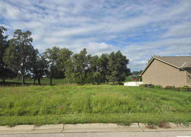 Property at 2831 Lakeside Dr, Plattsmouth, NE 68048