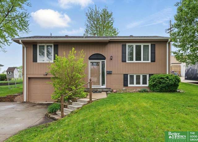 Property at 7212 S 78 St, La Vista, NE 68128, 3 beds, 2 baths