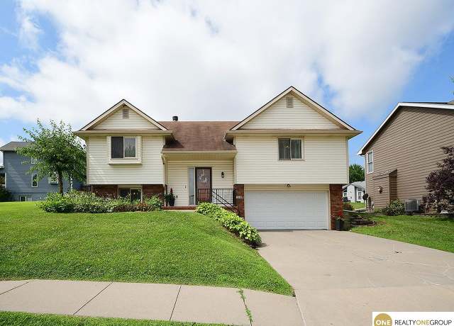 Property at 114 Antioch Dr, Council Bluffs, IA 51503, 3 beds, 3 baths
