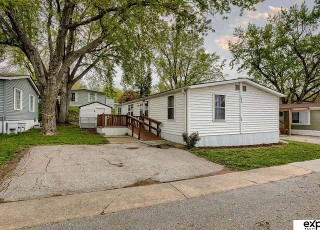 Property at 12820 Spaulding St #186, Omaha, NE 68164, 3 beds, 2 baths