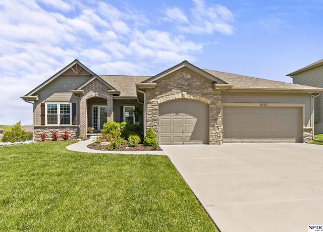 Property at 9823 Rosewater Pkwy, Bennington, NE 68007, 4 beds, 3 baths