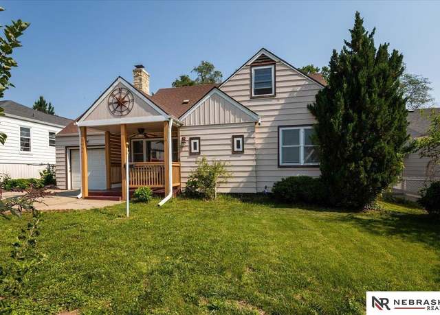 Property at 5046 Pinkney St, Omaha, NE 68104, 3 beds, 2.5 baths