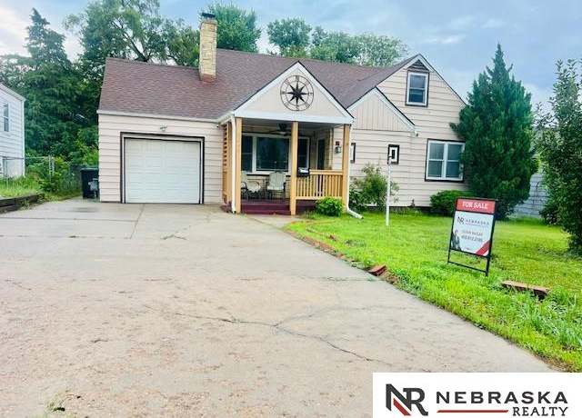 Property at 5046 Pinkney St, Omaha, NE 68104, 3 beds, 2.5 baths