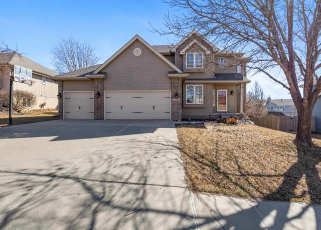 Property at 12105 N 160th St, Bennington, NE 68007, 4 beds, 3.5 baths