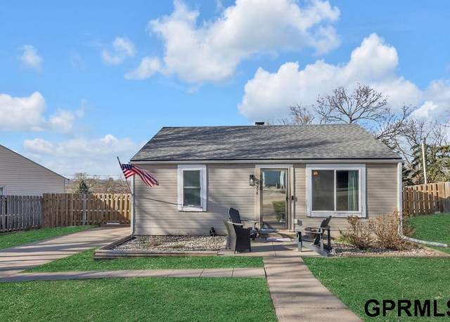 Property at 5716 Orchard Ave, Omaha, NE 68117, 2 beds, 1 bath