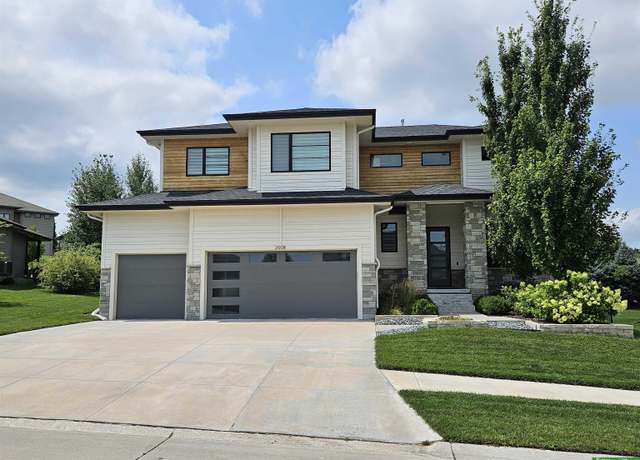 Property at 2008 S 211 St, Omaha, NE 68022, 5 beds, 4.5 baths