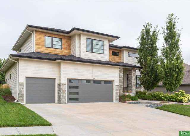 Property at 2008 S 211 St, Omaha, NE 68022, 5 beds, 4.5 baths