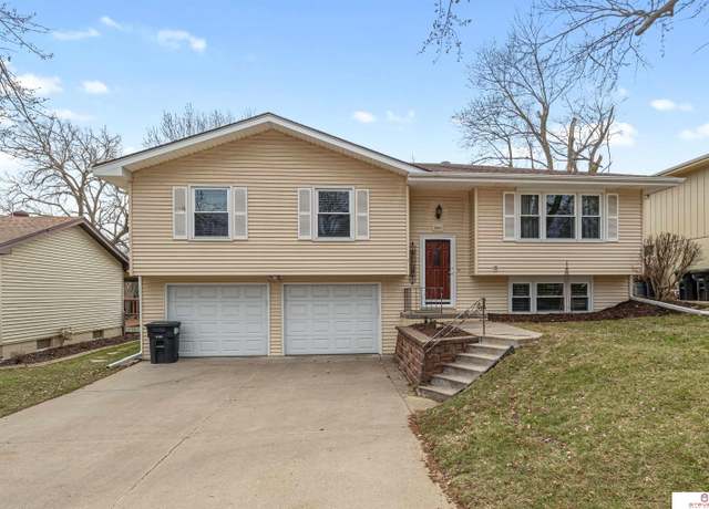 Property at 5634 S 111th St, Omaha, NE 68137, 3 beds, 2.5 baths