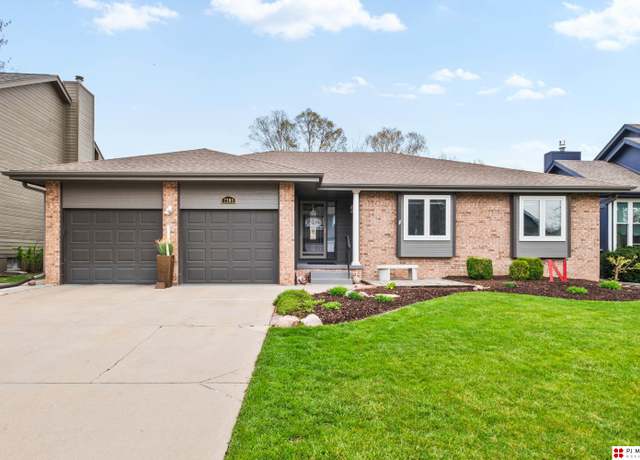 Property at 7205 S 160 St, Omaha, NE 68136, 3 beds, 3 baths