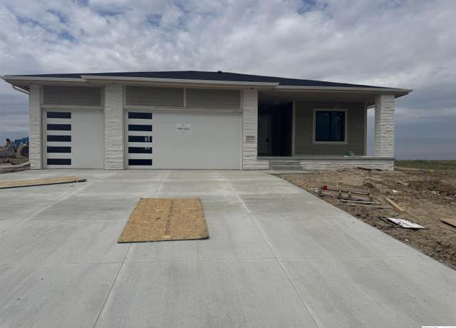 Property at 20708 Vernon Ave, Elkhorn, NE 68022, 5 beds, 3.5 baths
