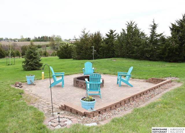 Property at 8101 David Dr, Firth, NE 68358-6237, 4 beds, 2.5 baths