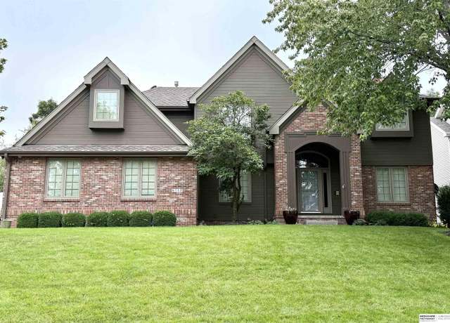 Property at 6007 S 166 Ave, Omaha, NE 68135, 5 beds, 3.5 baths