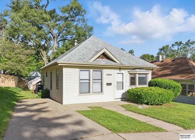 Property at 2544 N 64 St, Omaha, NE 68104-0000, 3 beds, 1 bath