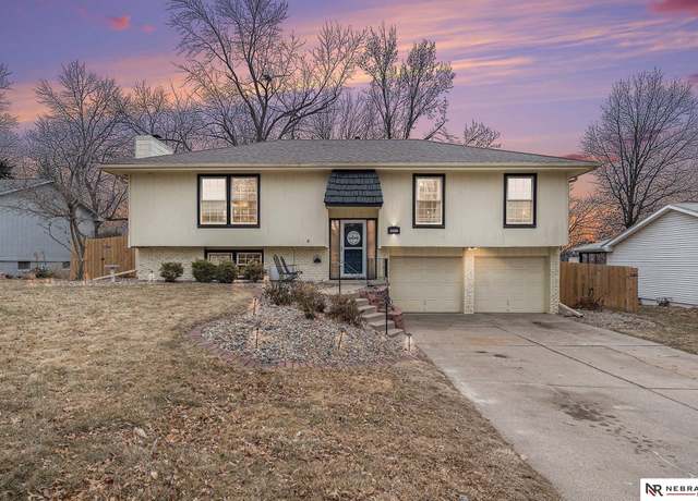 Property at 14233 Woolworth, Omaha, NE 68144, 3 beds, 2.5 baths