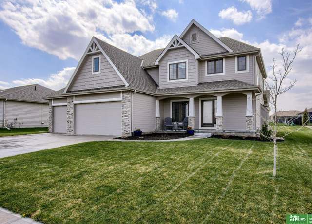 Property at 12622 S 73rd St, Papillion, NE 68046, 5 beds, 3.5 baths
